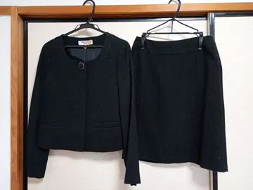 NATURAL BEAUTY BASIC 블랙 자켓과 스커트 셋업