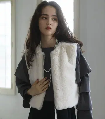 [ 새상품 ] 그린 파크 ESCAR 플러피 베스트 퍼 베스트