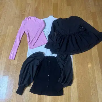 돌려입기 좋은 스트로베리 필드와 huit의 상의 세트