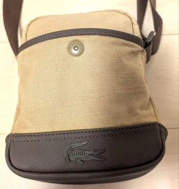 가격 인하! Lacoste 캔버스 숄더 카메라백 베이지