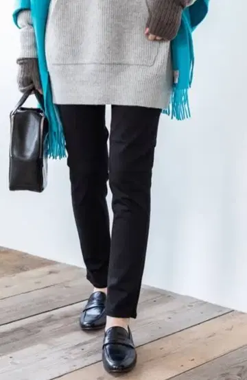 야누크 Patricia 스키니 팬츠 블랙 23