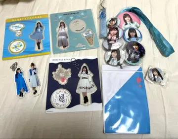 사이토 쿄코 아크릴 스탠드 캔뱃지 묶음 판매