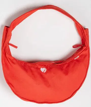 포인트 컬러로 딱 좋은 빨간색 숄더백