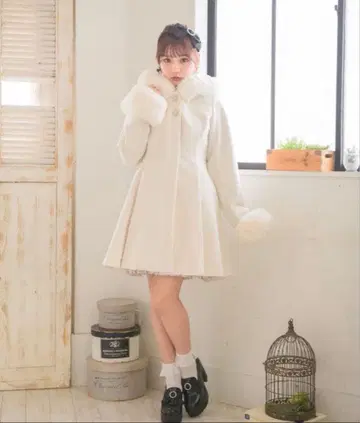 ROJITA 백리본 후디 코트 화이트