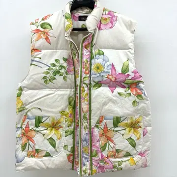 레오나르 파스텔 화이트 플라워 프린트 슬리브리스 퀼팅 면 베스트