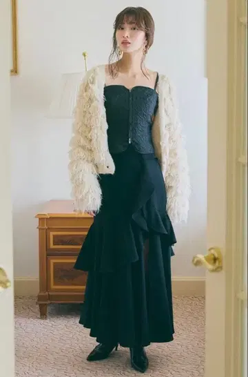 블랙 레이스 뷔스티에 타이트 핏