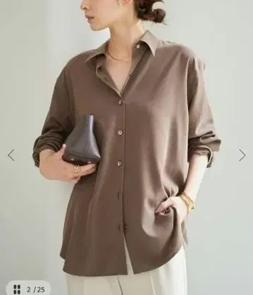 Sway Back Tuck 긴팔 셔츠 브라운