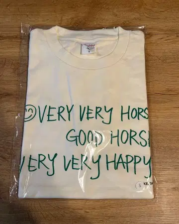 [ 미사용 새상품 ] 베리베리 호스 (영문) T셔츠 아이보리 S 사이즈