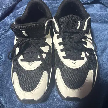 PUMA SOFTRIDE Exo Nu 블랙/화이트 스니커즈