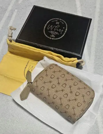 Why 베이지 동전 지갑 키케이스 포함