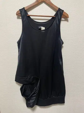 LIMI feu 비대칭 블랙 탱크탑