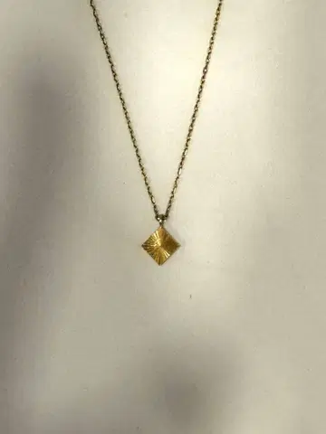 코코슈닉 K10 극광 목걸이