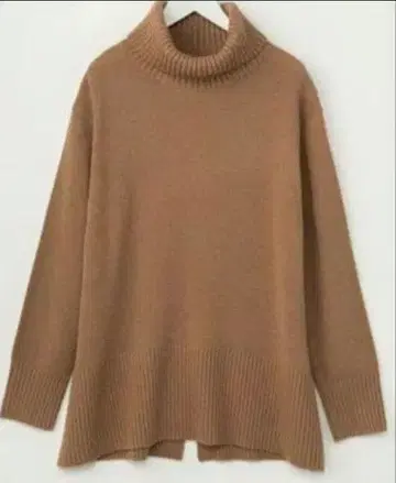 [ 새상품 택 포함 ] 플라스테 프레셔스 울 터틀넥 스웨터 M 사이즈