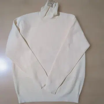 [ 무료배송 ] 택 포함 무인양품 터틀넥 스웨터 M 사이즈 아이보리