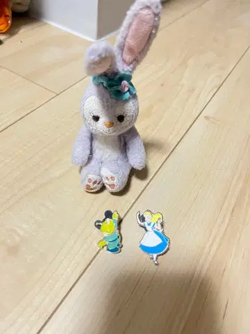 키링과 핀즈 세트 스텔라 루 아리스 리틀 그린멘