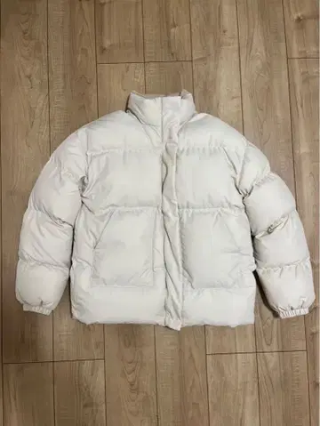 화이트 다운 자켓 숏 기장