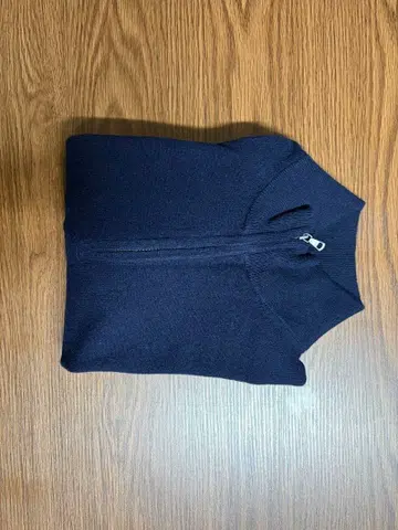 유니클로 캐시미어 하프 지퍼 스웨터 네이비 M 사이즈