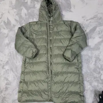 UNIQLO ULTRA LIGHT DOWN 자켓 L 사이즈