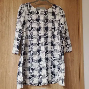 TABASA 튜닉 네이비 화이트 꽃무늬