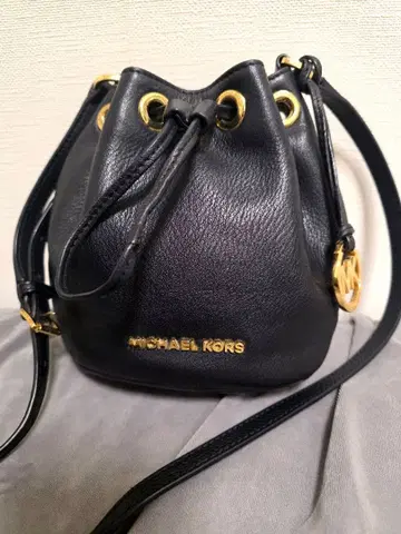 MICHAEL KORS 블랙 가죽 숄더 미니백