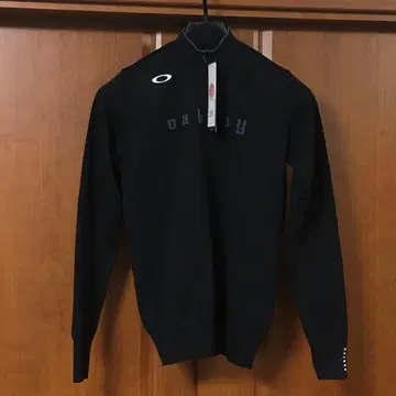 새상품 오클리 하이넥 모크 니트 M 스웨터 블랙 OAKLEY
