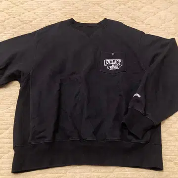 EVILACT FRIENDS 블랙 스웨트 셔츠