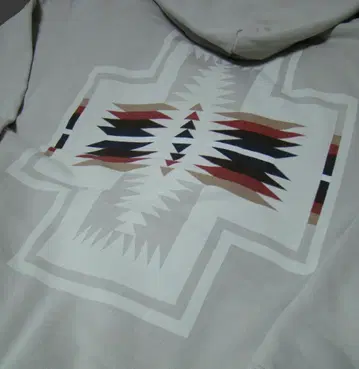 스테디셀러 인기! 고품질 PENDLETON 후드티 기하학 패턴 아이보리