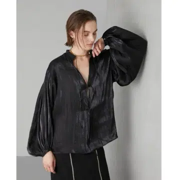 v neck volume sleeve blouse