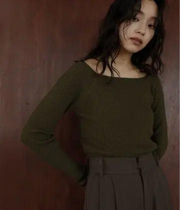 오프숄더 리브 상의