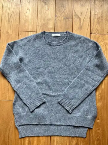 에부르 캐시미어 크루넥 스웨터