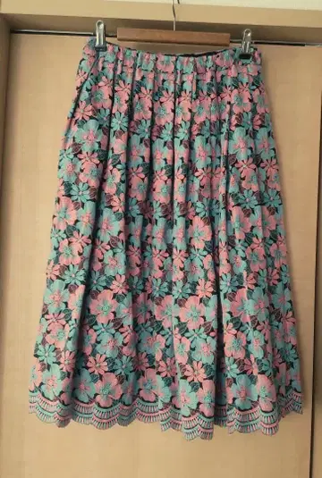 Jane Marple Flower embroidery 스커트