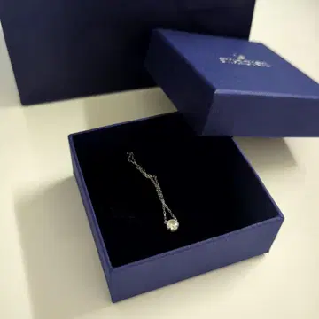 새상품급 스와로브스키 싱글 볼 목걸이 실버 크리스탈