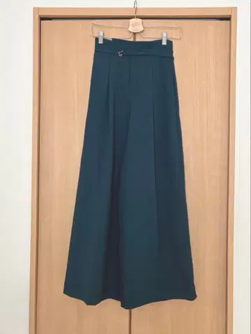 유나이티드 도쿄 팬츠 벨트 포함 원턱 와이드 팬츠