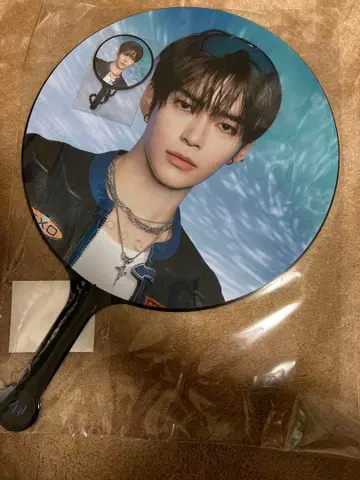 zb1 성한빈 부채