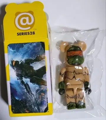 베어브릭 28 히어로 이로 헤일로