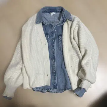 새상품급 GU 니트 가디건 + H&M 데님 셔츠 레이어드 코디