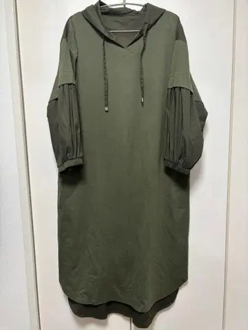 후드 부착 원피스 이소재 페미시테 femicite