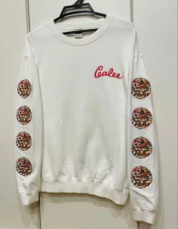 새상품급 CALEE 칼리 맨투맨 용 자수 트레이닝복 수베니어