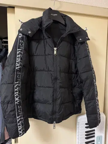 Armani Exchange 후드 부착 다운 자켓 M 사이즈
