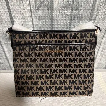 미사용 새상품 Michael Kors MK 로고 숄더백