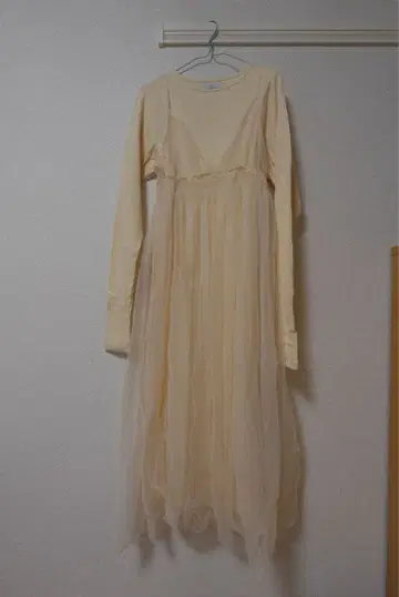 Alumu. 니트 튤 원피스