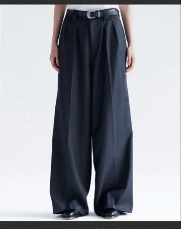 SINSS 센터 프레스 2턱 와이드 스트레이트 슬랙스