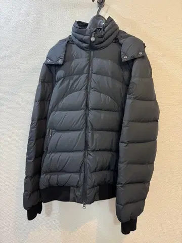 EA7 다크 그레이 다운 자켓 후드 부착