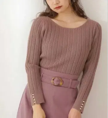 [새상품급] 긴팔 펄 니트 프로포션 바디 드레싱 브라운 M