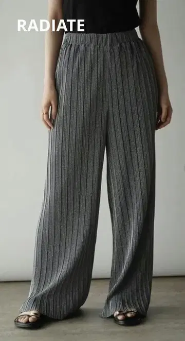 RADIATE 라메 플리츠 와이드 팬츠