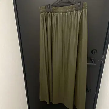 [ 최종 가격 ] 다크 올리브색 플리츠 스커트 허리밴딩 클리닝 완료