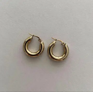 Daughters Jewelry 골드 후프 귀걸이