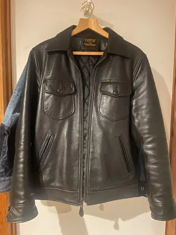 CORTIE 블랙 가죽 자켓