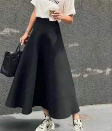 벌스데이 바쉬 A라인 니트 스커트