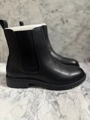 한쪽 발 시착만 한 천연 가죽 사이드 고어 부츠 24.5cm